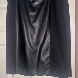 Kasper Ladies Black Paneled Faux Leather Pencil Skirt Size Large.